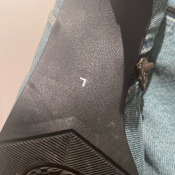 Reworked denim heels - Picture 7 of 7